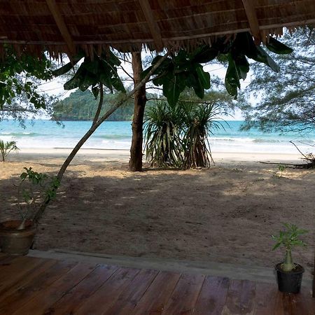Отель Tawan Bar And Bungalow Ko Phra Thong Экстерьер фото