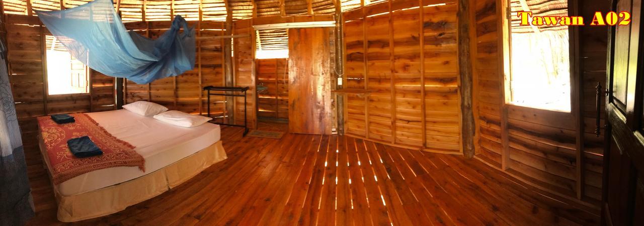 Отель Tawan Bar And Bungalow Ko Phra Thong Экстерьер фото