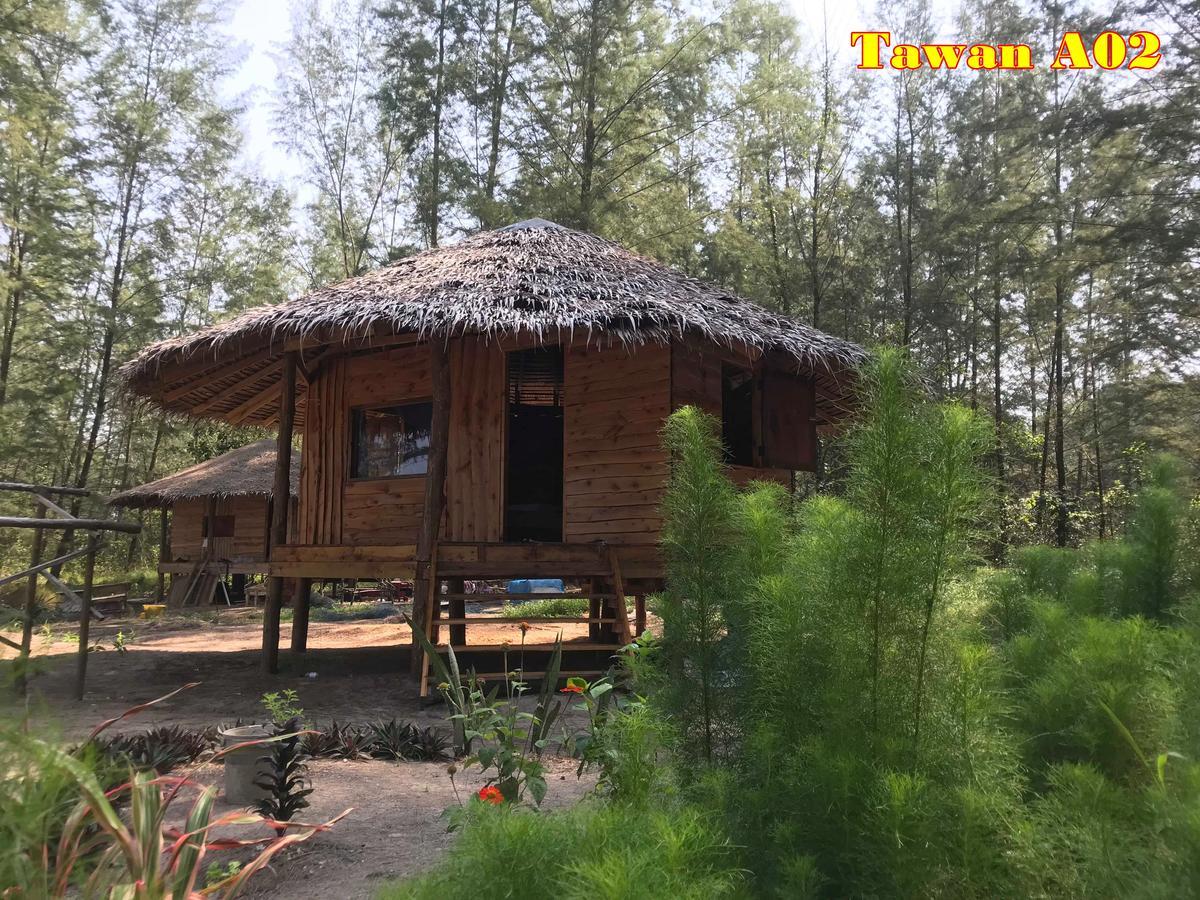 Отель Tawan Bar And Bungalow Ko Phra Thong Экстерьер фото