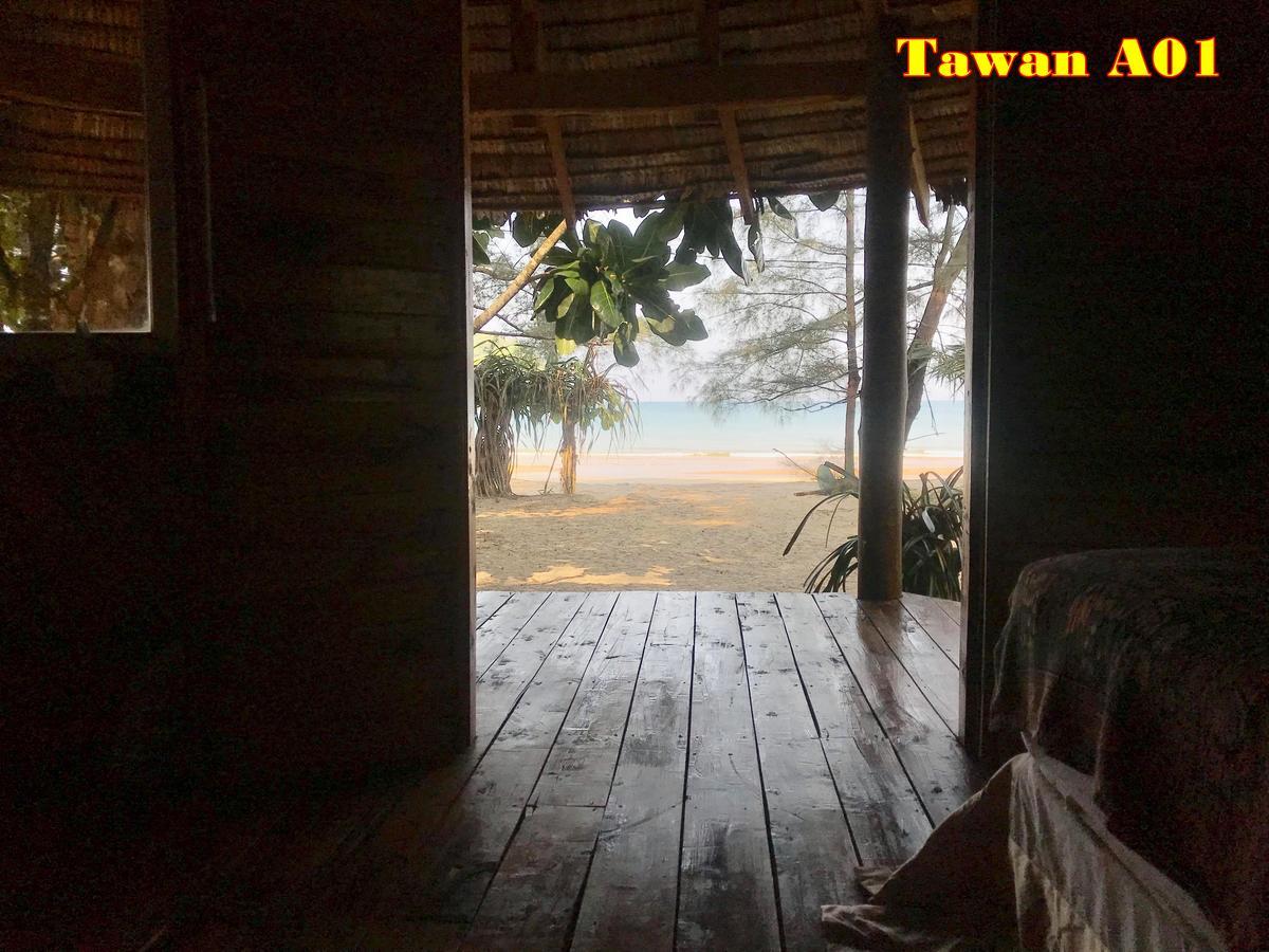 Отель Tawan Bar And Bungalow Ko Phra Thong Экстерьер фото